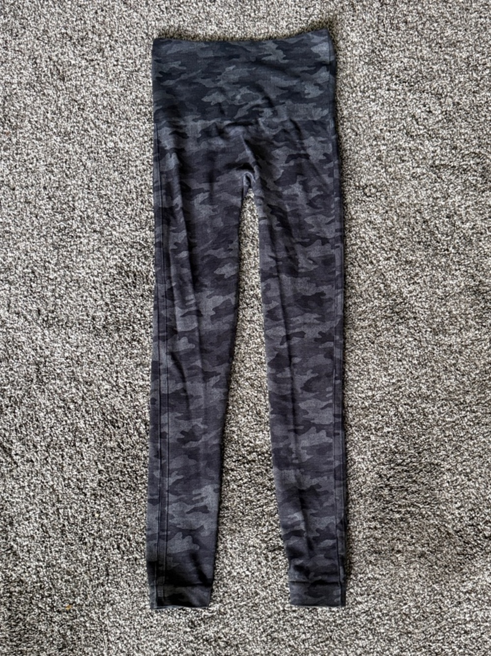 SPANX Womens Black Gray Camo Leggings Small